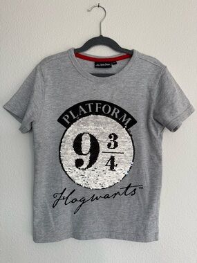 Harry Potter Kids' Gray Platform 9 3/4 Flip Double Sided Sequin Tee, Hogwarts